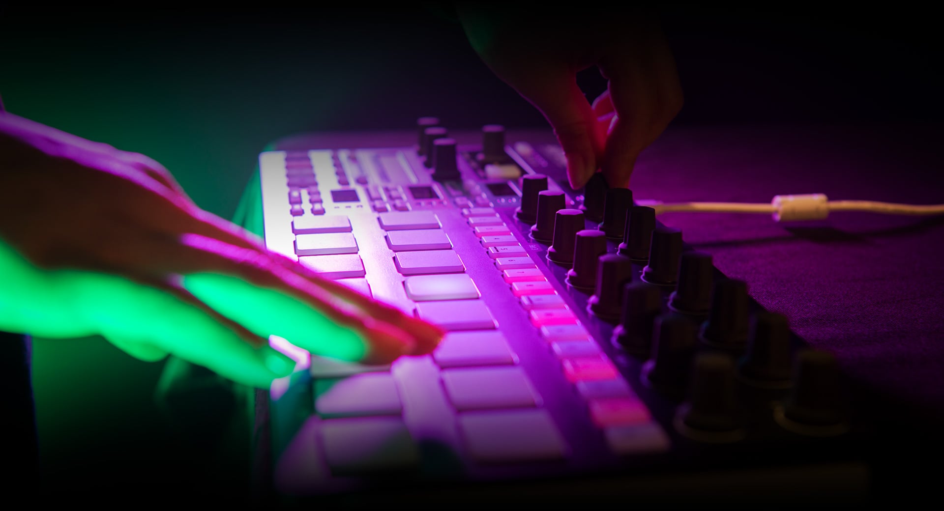 Arturia - BeatStep PRO Black Edition - BeatStep Pro Black Edition Arturia - BeatStep PRO Black Edition - BeatStep Pro Black Edition