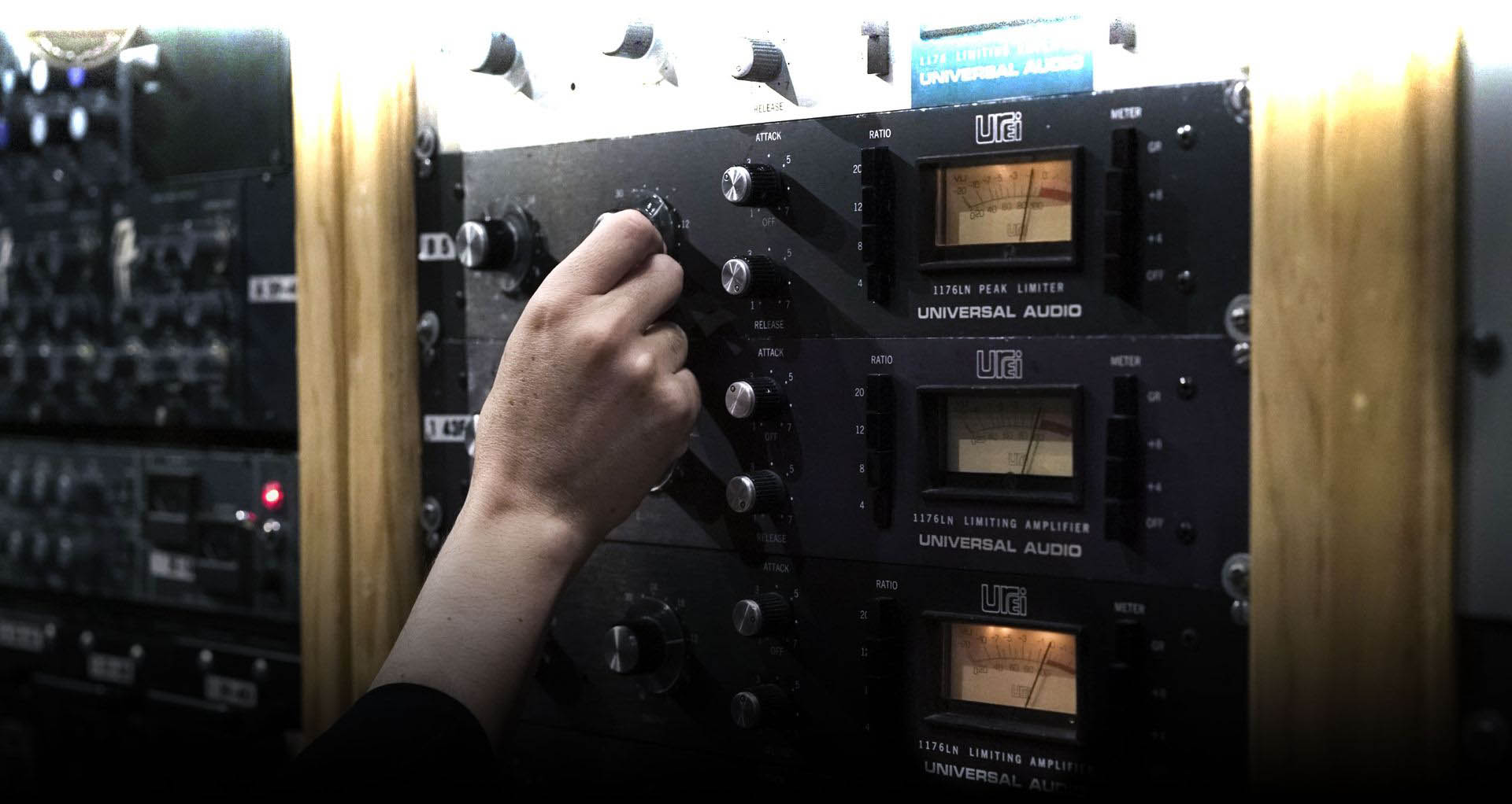 Arturia Comp FET-76 速い反応で音を前に出す