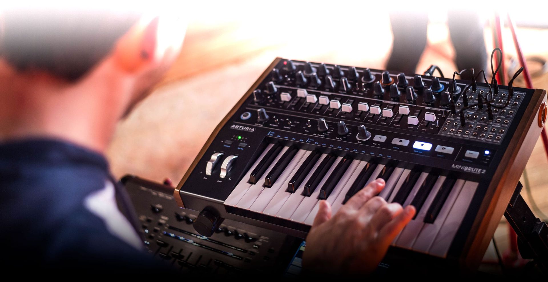 超美品の Arturia アナログシンセサイザー MINIBRUTE その他