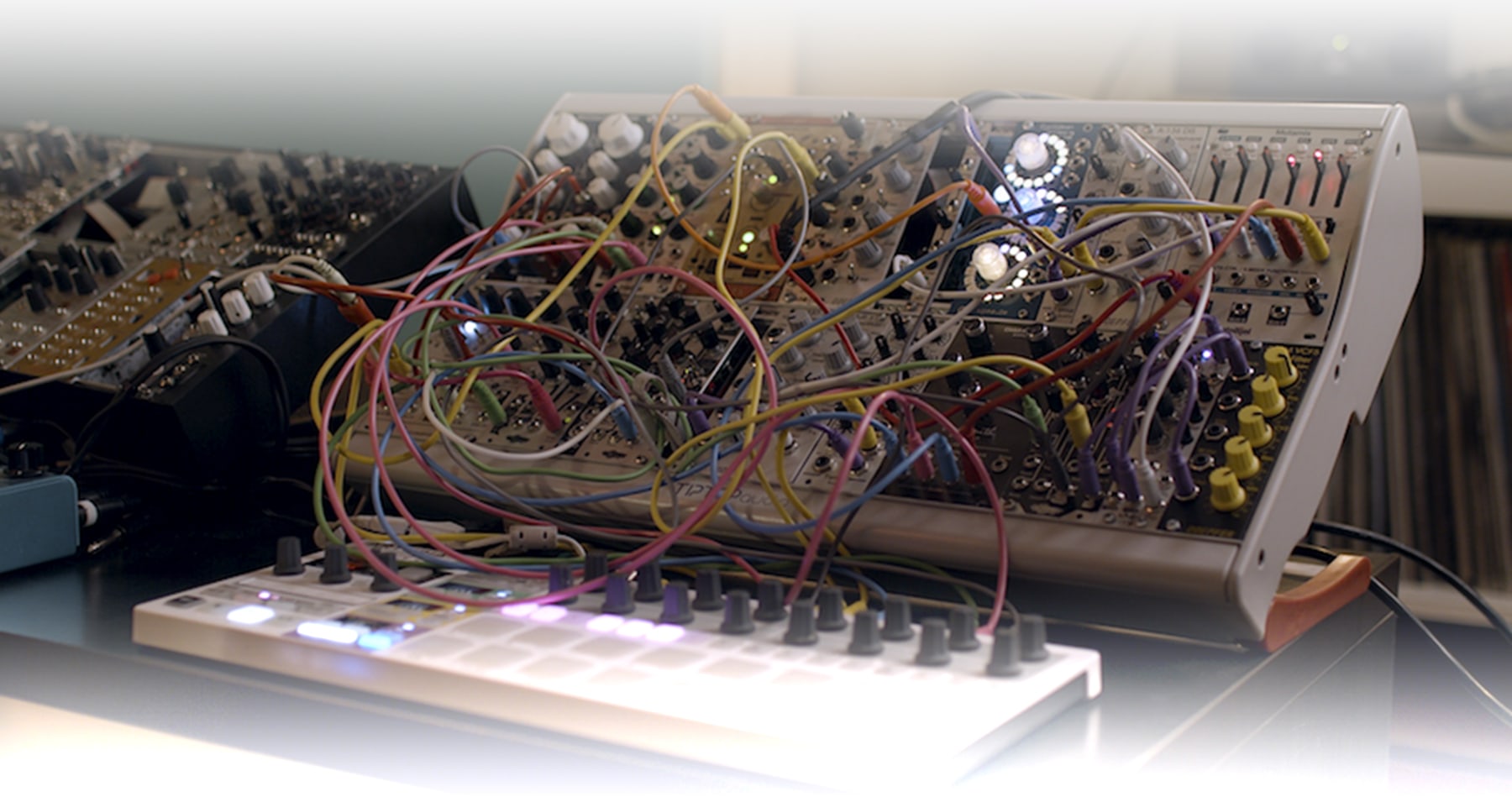 Arturia BeatStep Pro シンセサイザー モジュラーシーケンサー Arturia | BeatStep Pro | シーケンサー | Five G music technology